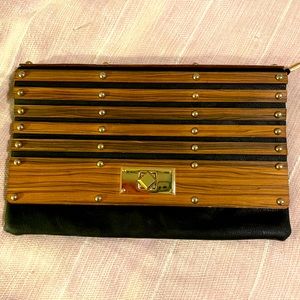Clutch black with wooden and gold accents
